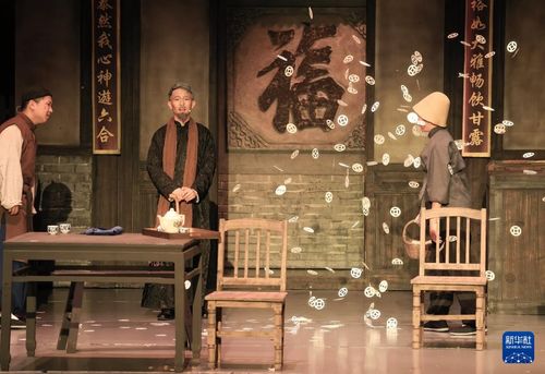 戲劇育人 北京中學生演繹《吶喊》與《茶館》的藝術傳承